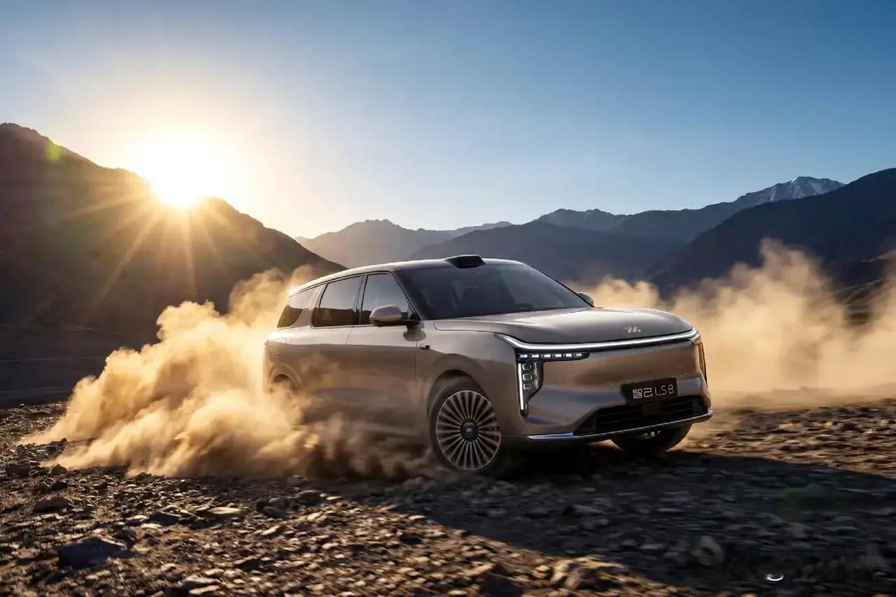 估计理想L8想不到，零跑D19想不到，就连问界M7也想不到！上汽智己竟然重磅推出