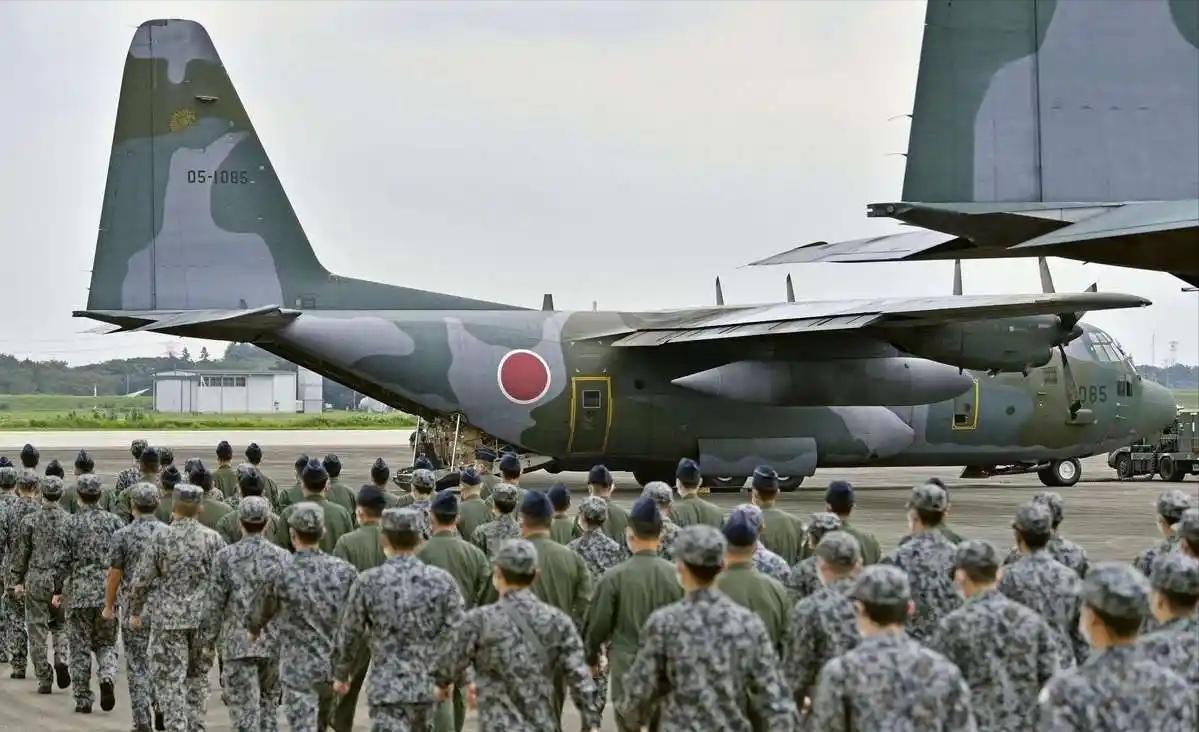 日本扩军最危险的，不是少数政客喊口号，而是大量普通人已把“加强武备”当成了理所当