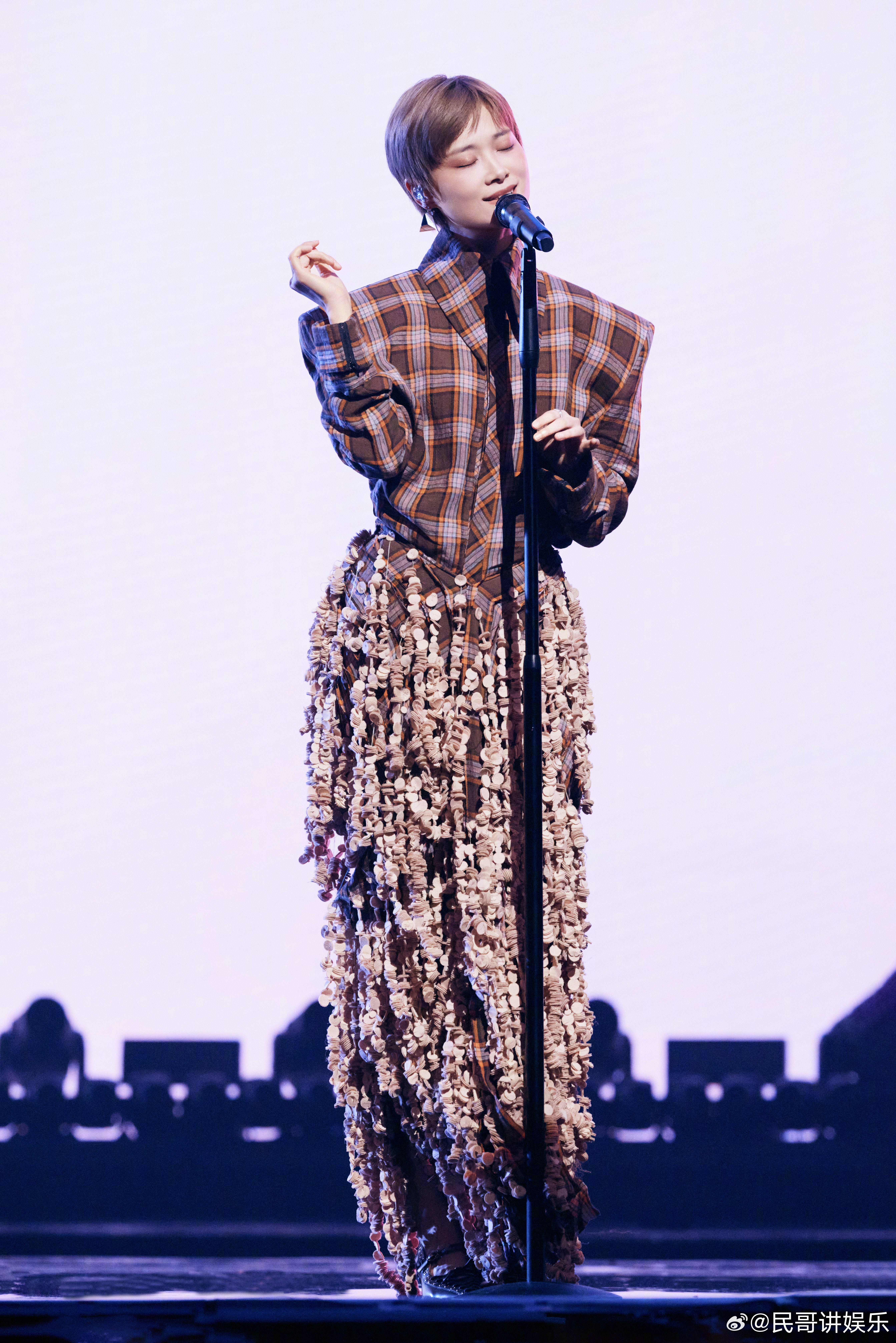 李宇春武汉演唱会李宇春时隔14年武汉开演唱会🌆黄鹤楼夜色为伴，演唱会点燃江城夜
