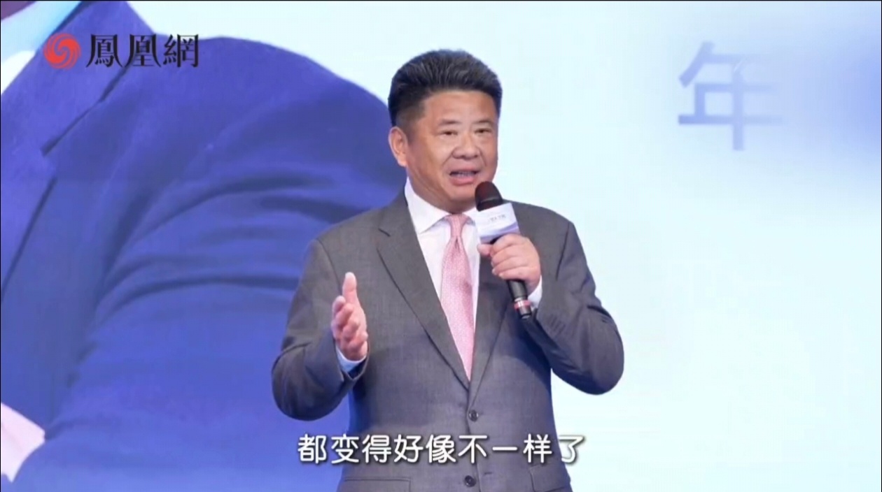 美国华侨称中国和美媒报道的完全不同 面对不同的地区的报道，其实肯定是有不同的偏重