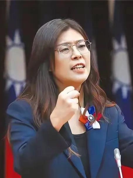 据海峡导报3月8日报道，国民党主席郑丽文在屏东核三厂所在地新春团拜时痛批民进党能