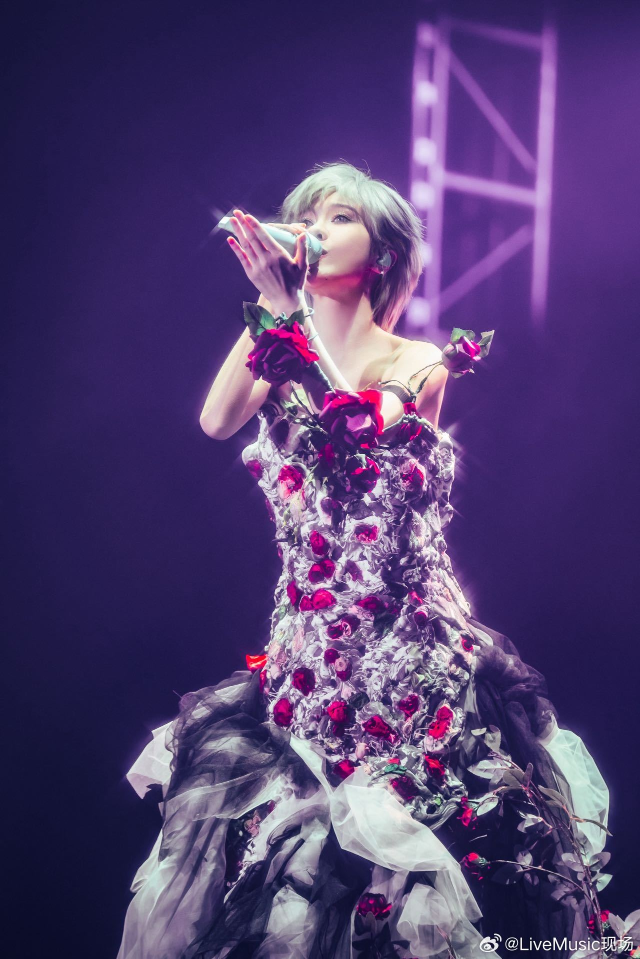 郁可唯北京演唱会预售  人间百态，唯有歌声能接住所有不被理解的 “怪”。郁可唯「