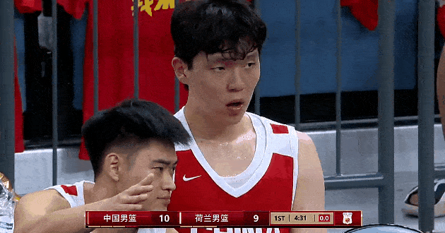 杨瀚森首发差强人意，首节4分钟数据挂零，还有两次犯规

中国男篮vs荷兰，第一节
