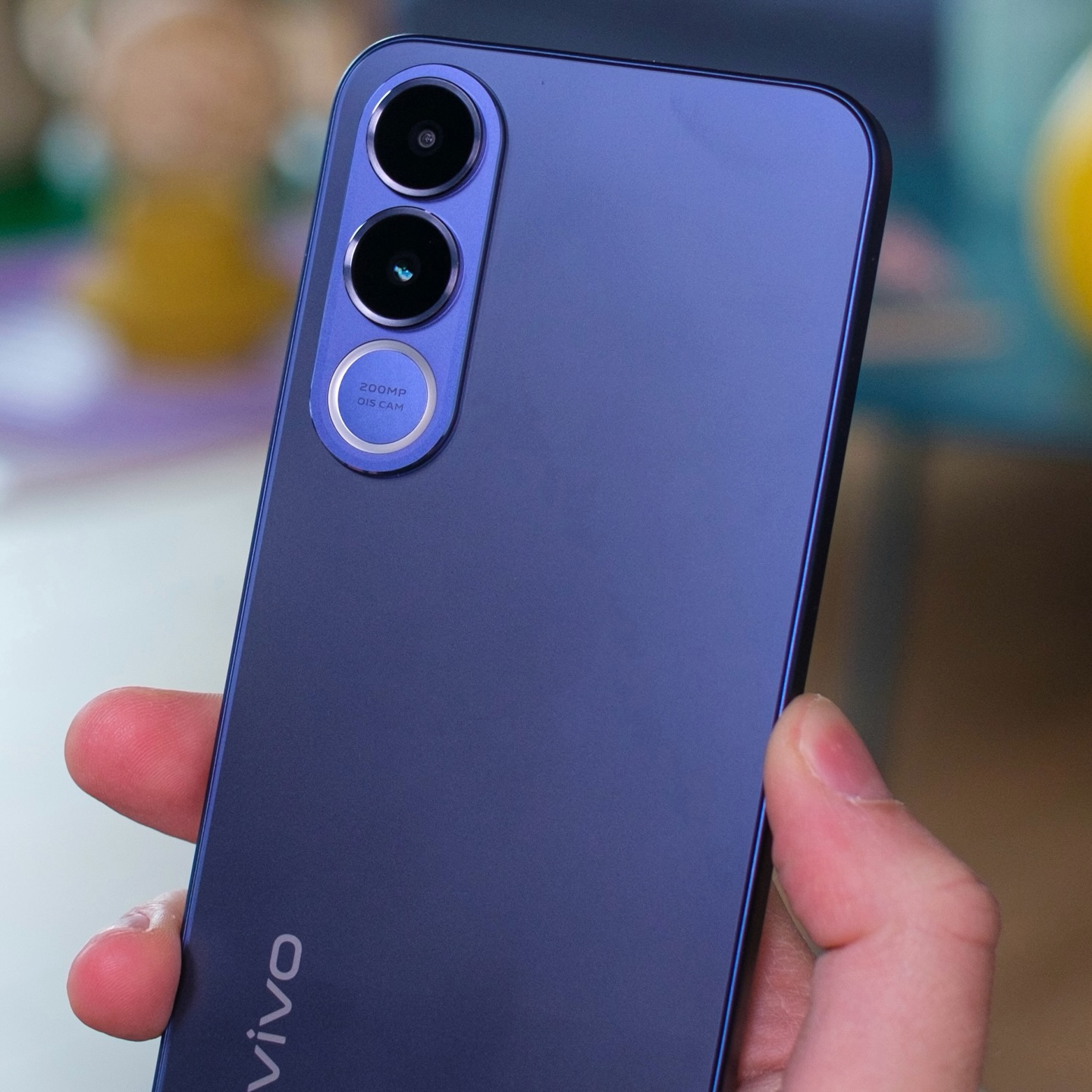 vivo V70FE近几年为数不多的、设计简洁的国产手机了 