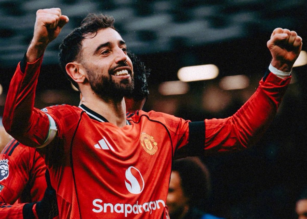 📢 最新消息：曼联希望布鲁诺·费尔南德斯至少再留队一年。由于曼联正在争夺欧冠资