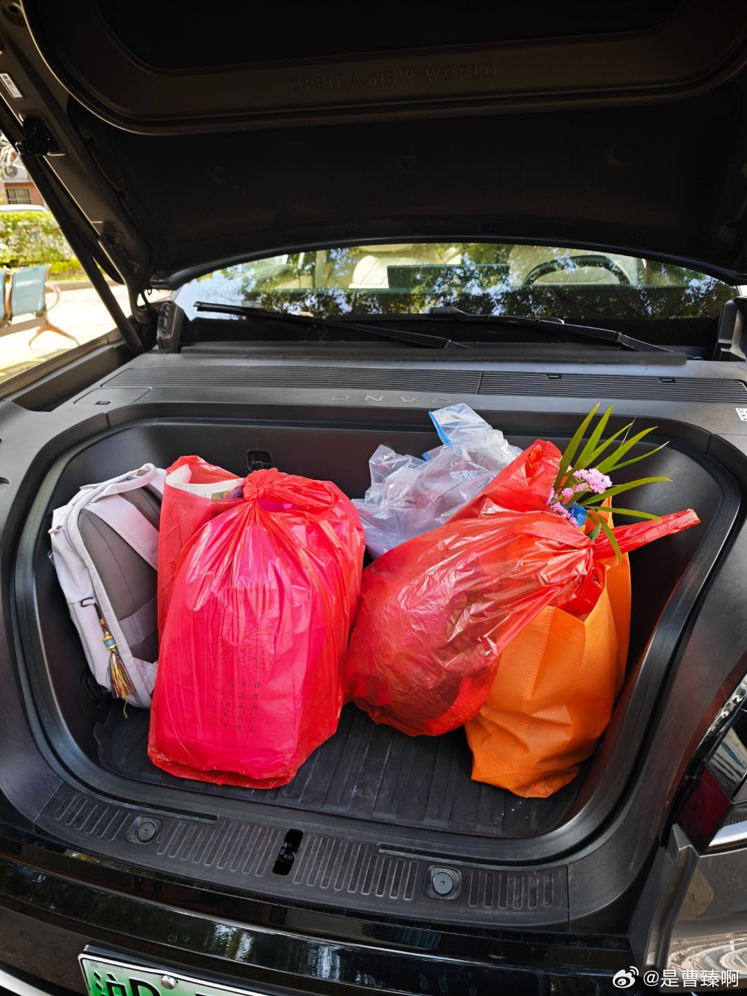 今年，市面上在售的、售价20到50+的主流大三排、六七座SUV，会超过10款。很