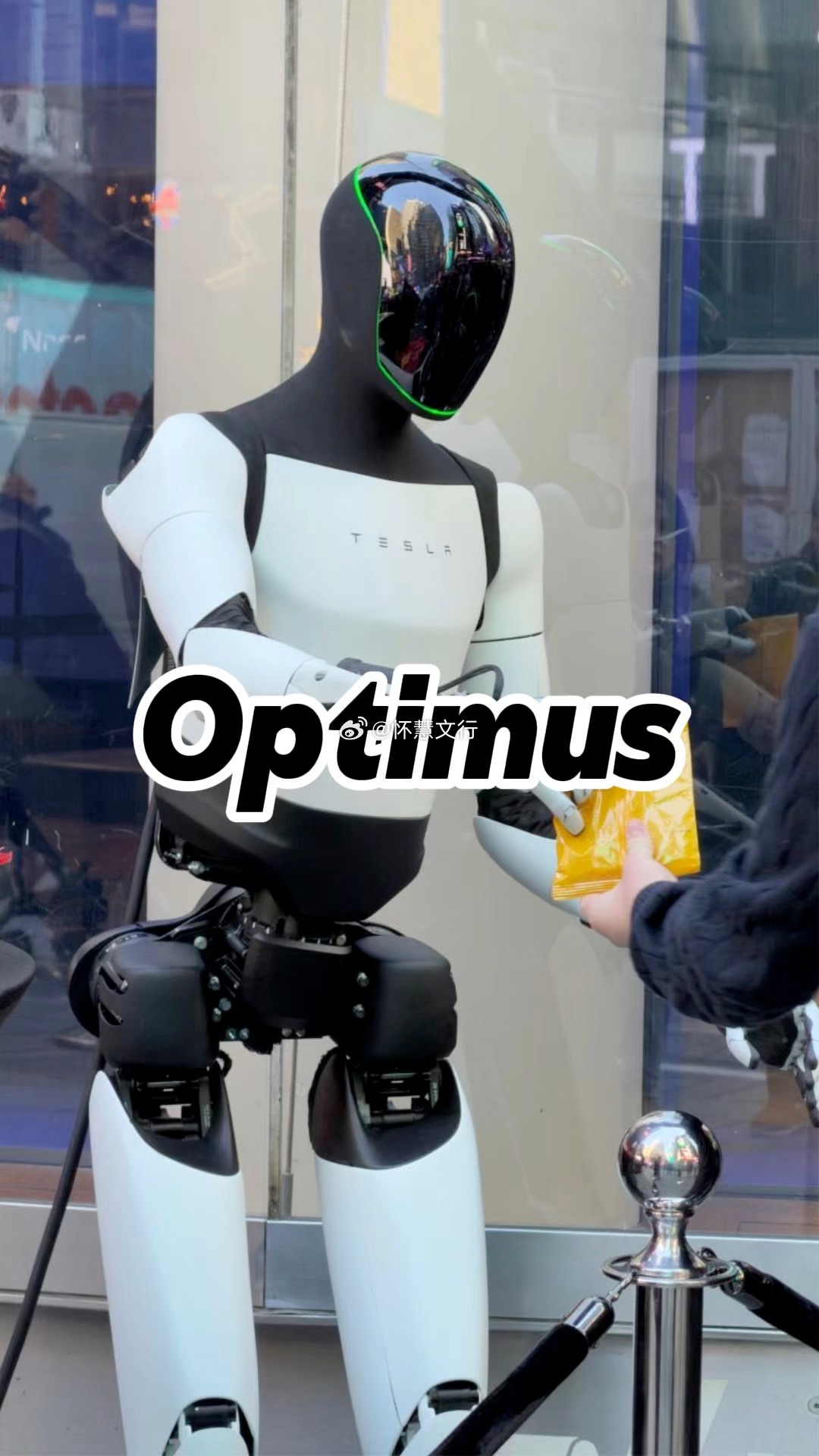 特斯拉 Optimus 产业链龙头股汇总马斯克近日在 X 上发布照片，称自己在弗