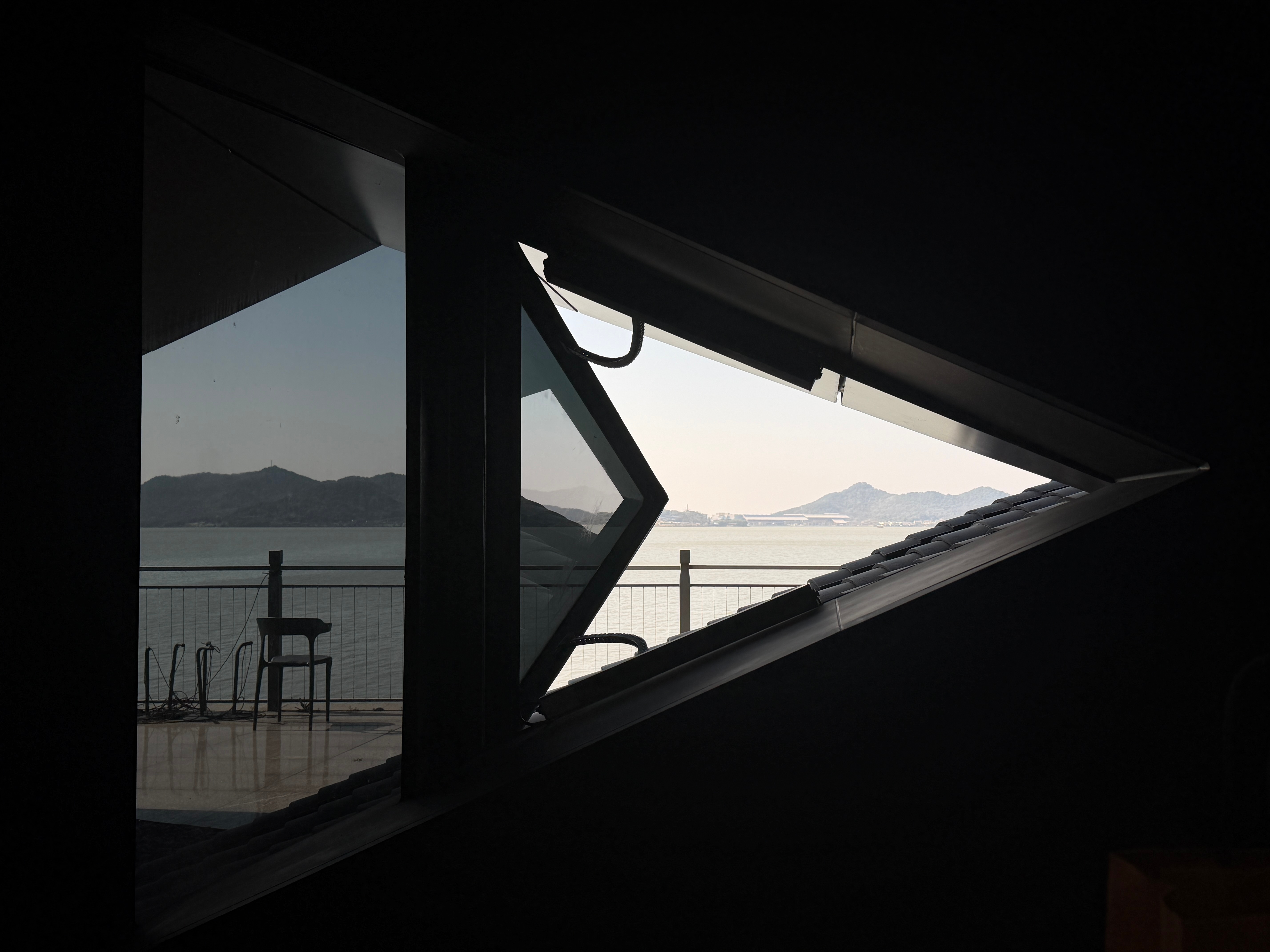 是不是北方人都喜欢大海？等我老了，一定找一个海边，每天就听听大海的声音～