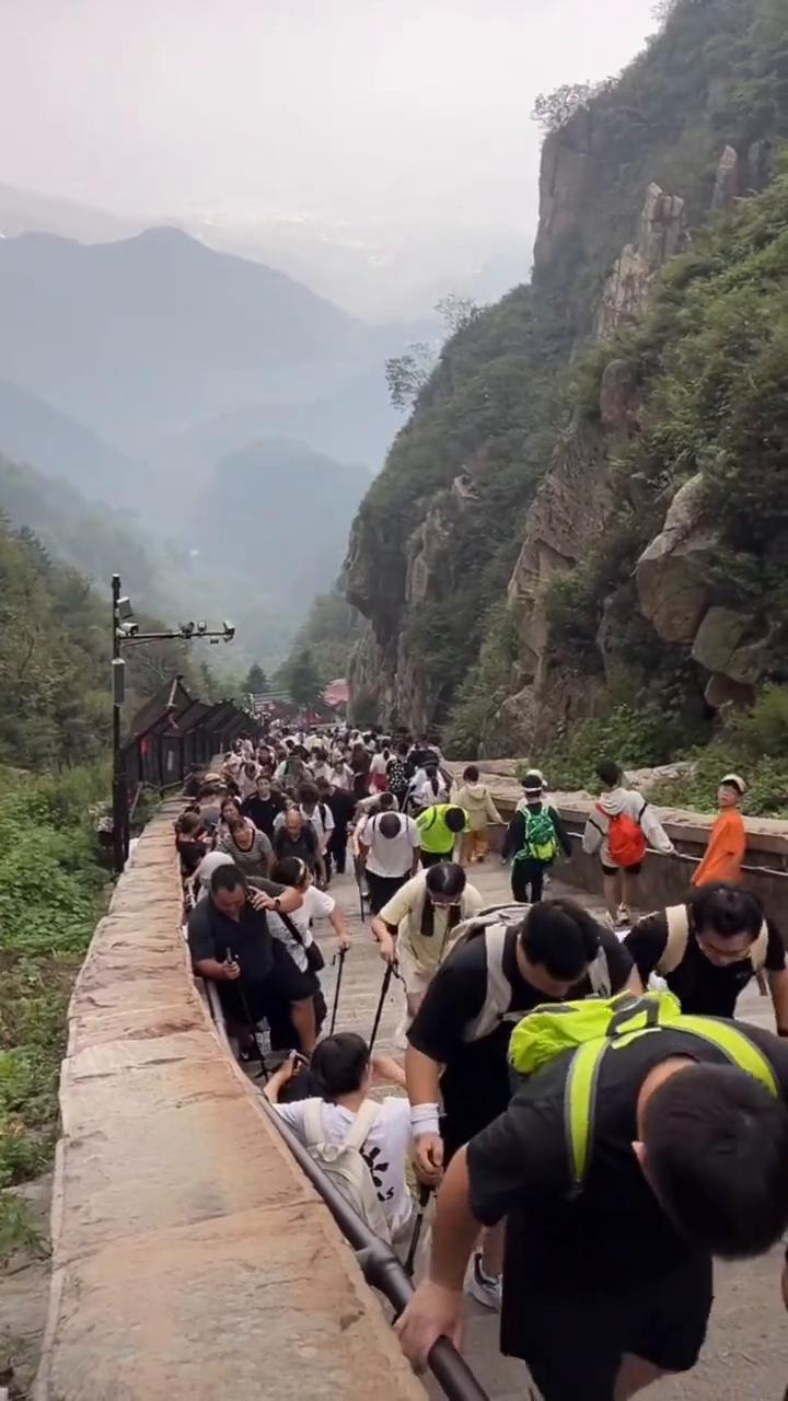 现在看预报不一定准，反正未来的几天都是阴天、多云的天气为主。十九号、二十号可能还