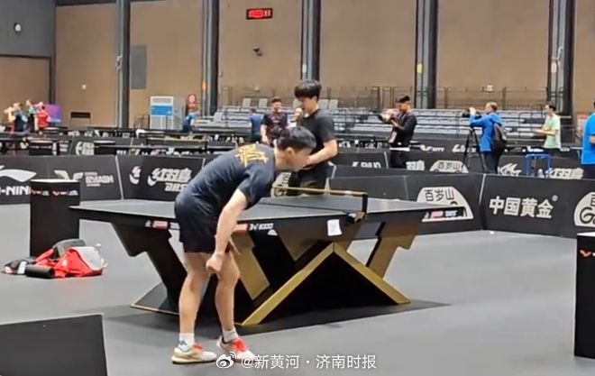 【没退役！#奥运会后马龙将迎第一项大赛#】北京时间9月25日，WTT中国大满贯倒