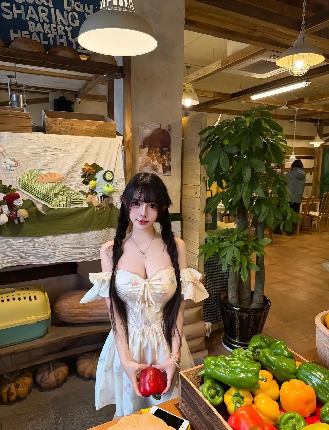 小姐姐拍照姿势太好看了！