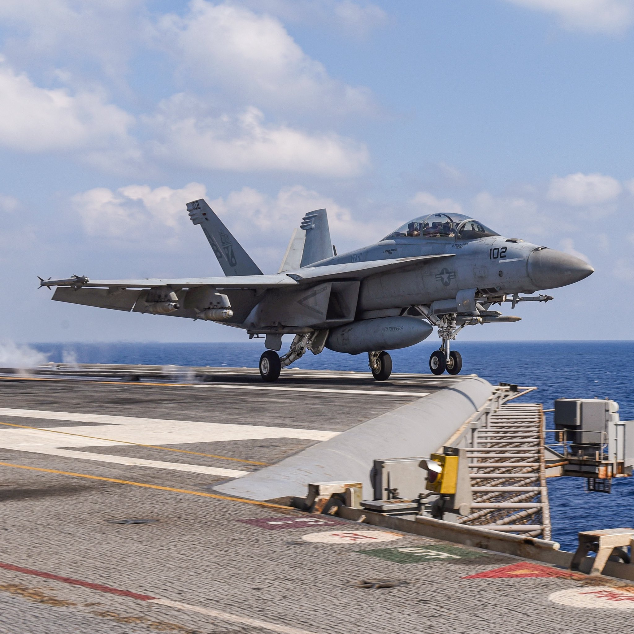 VFA-11 Red Ripper中队旗下超级虫出击瞬间 ​​​