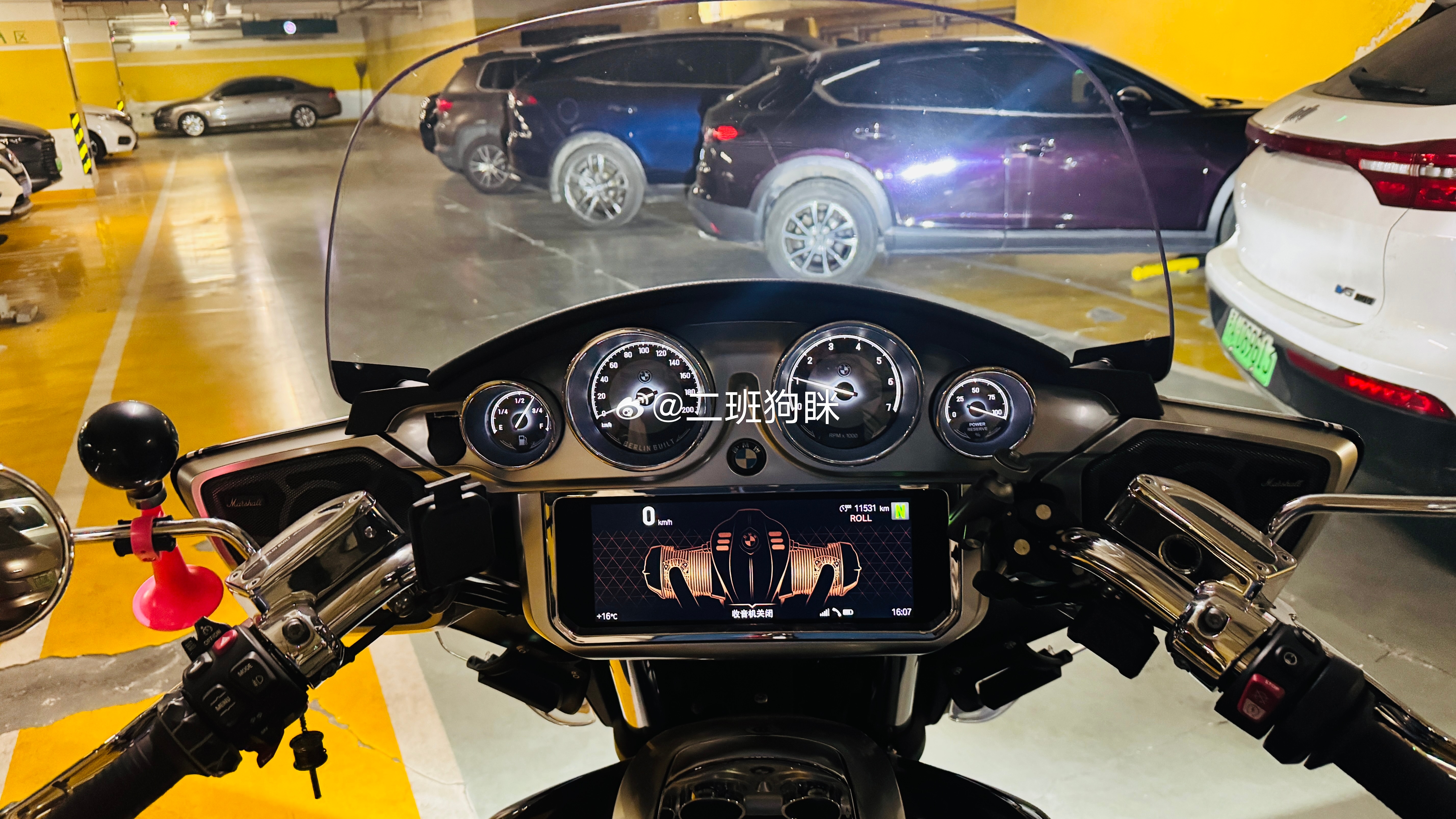 给车充充电我和汽车的日常摩托车摩托车 北京·五棵松