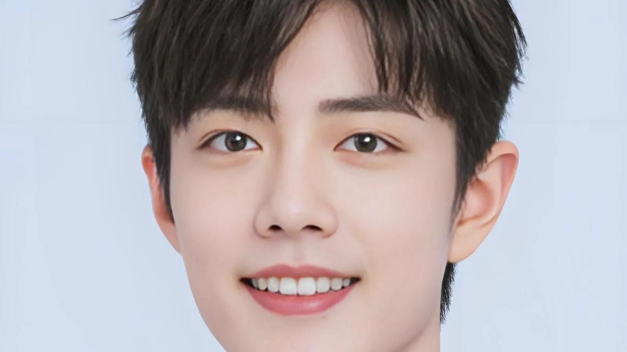 #你对肖战的印象如何#肖战是一位才华横溢的艺人典范，颜值与善心并重，正能量引领者