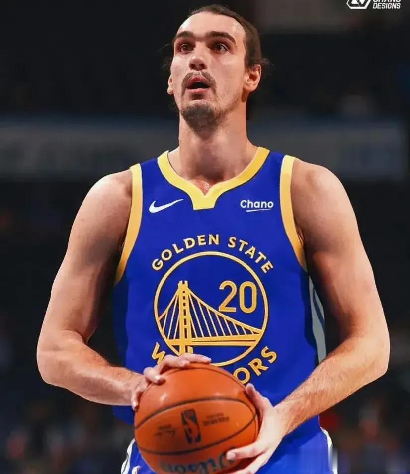 北京时间7月9日 NBA勇士队官方宣布:与自由球员达里奥.萨里奇签约了一份1年2