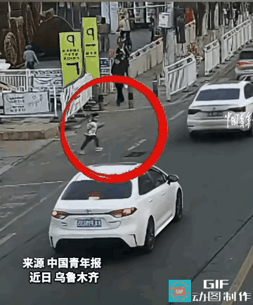 问题来了，
小车需要赔偿吗？