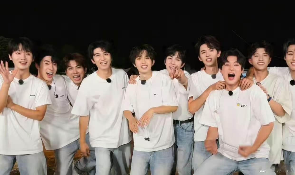 十个勤天官宣618夏日歌会久违的少年舞台来袭，十个勤天 618 开唱，超强感染力