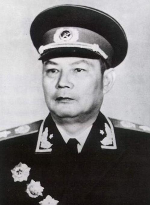 1949年广州刚解放，叶剑英刚就任广东省政府主席，伟人却突然传来急令：“此人无论