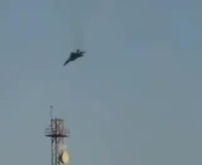 谁击落的已经不重要， 记分板上只记"“美军F-15被击落3架”，伊朗🉐6分！