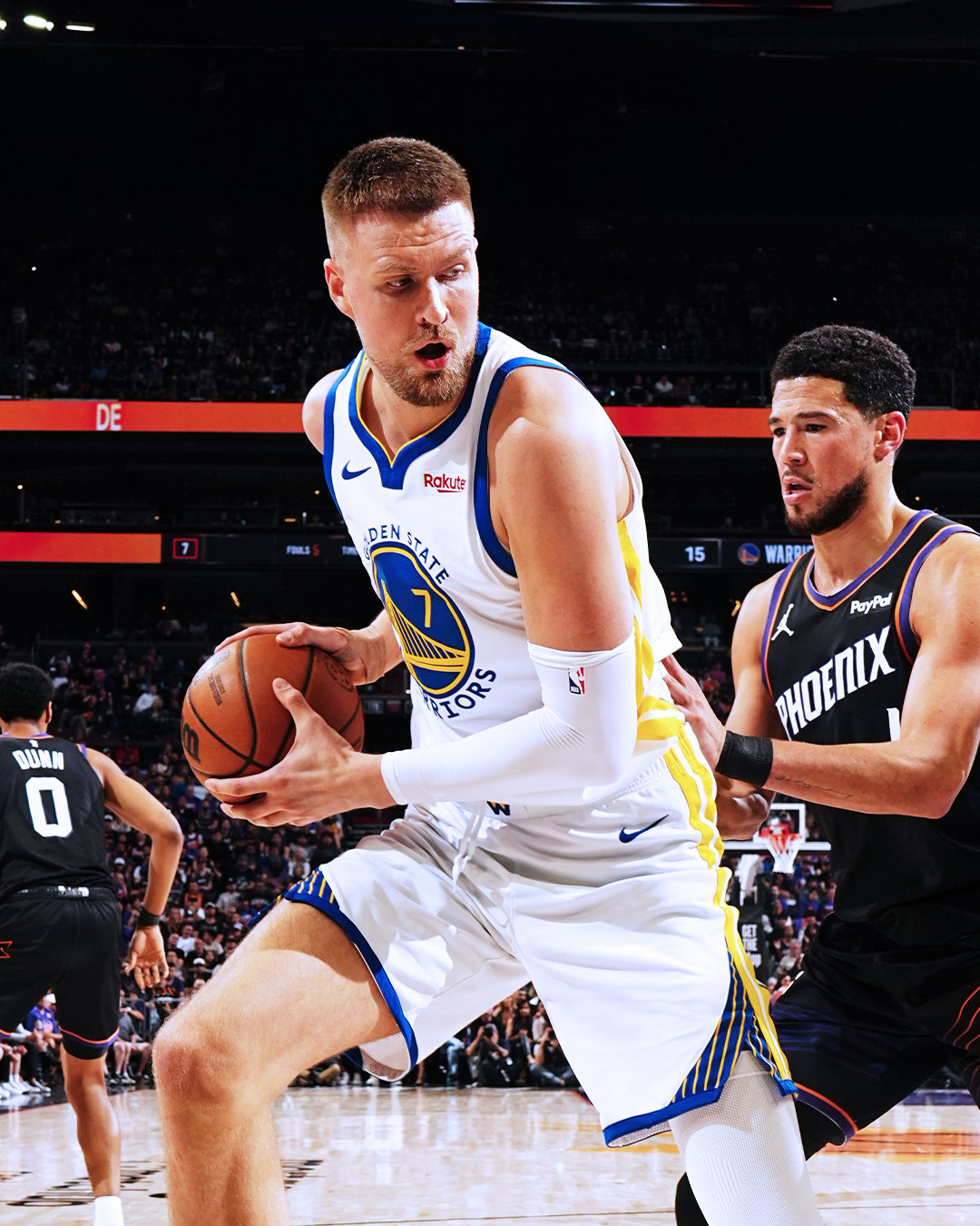 波尔津吉斯11分，1篮板。勇士vs太阳