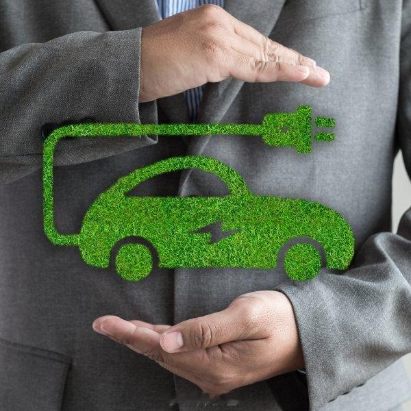 看到这个我可有一点发言权，前两月去了中亚，发现新能源汽车普及的一个巨大难点——充