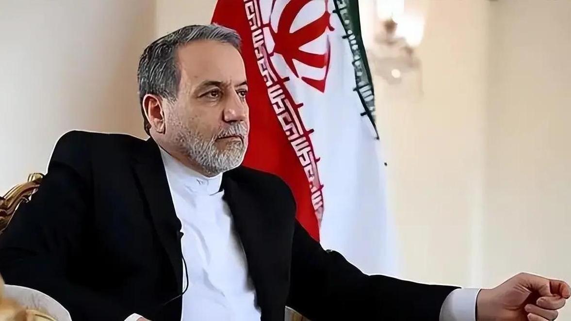 为什么伊朗倒不了？看看昨夜德黑兰的街头

暗杀名单再长，也杀不完一个觉醒的民族。