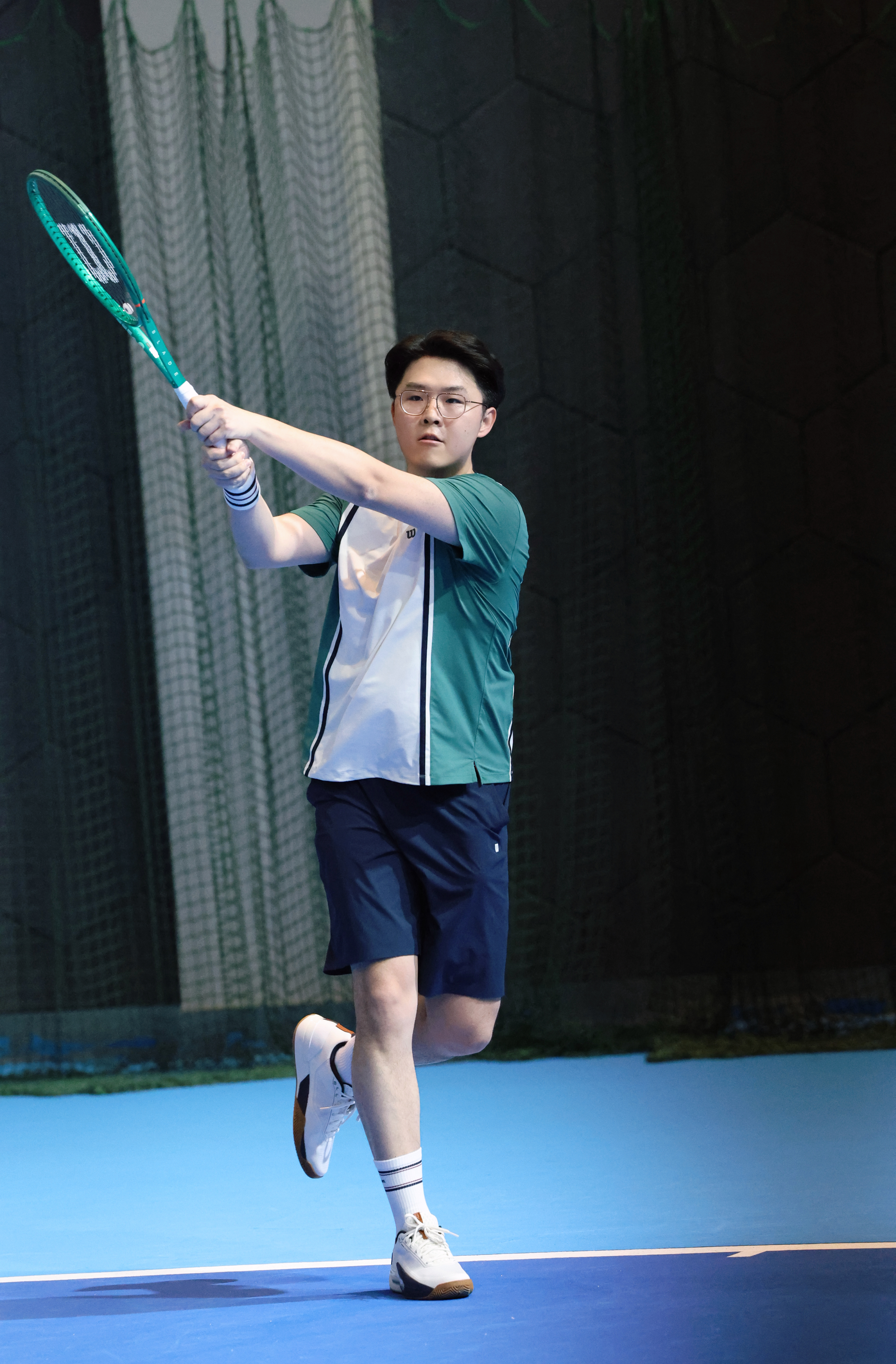 抱着一颗敬畏之心带着W家全新Blade V10走上球场，何谓“敬畏”——生怕自己