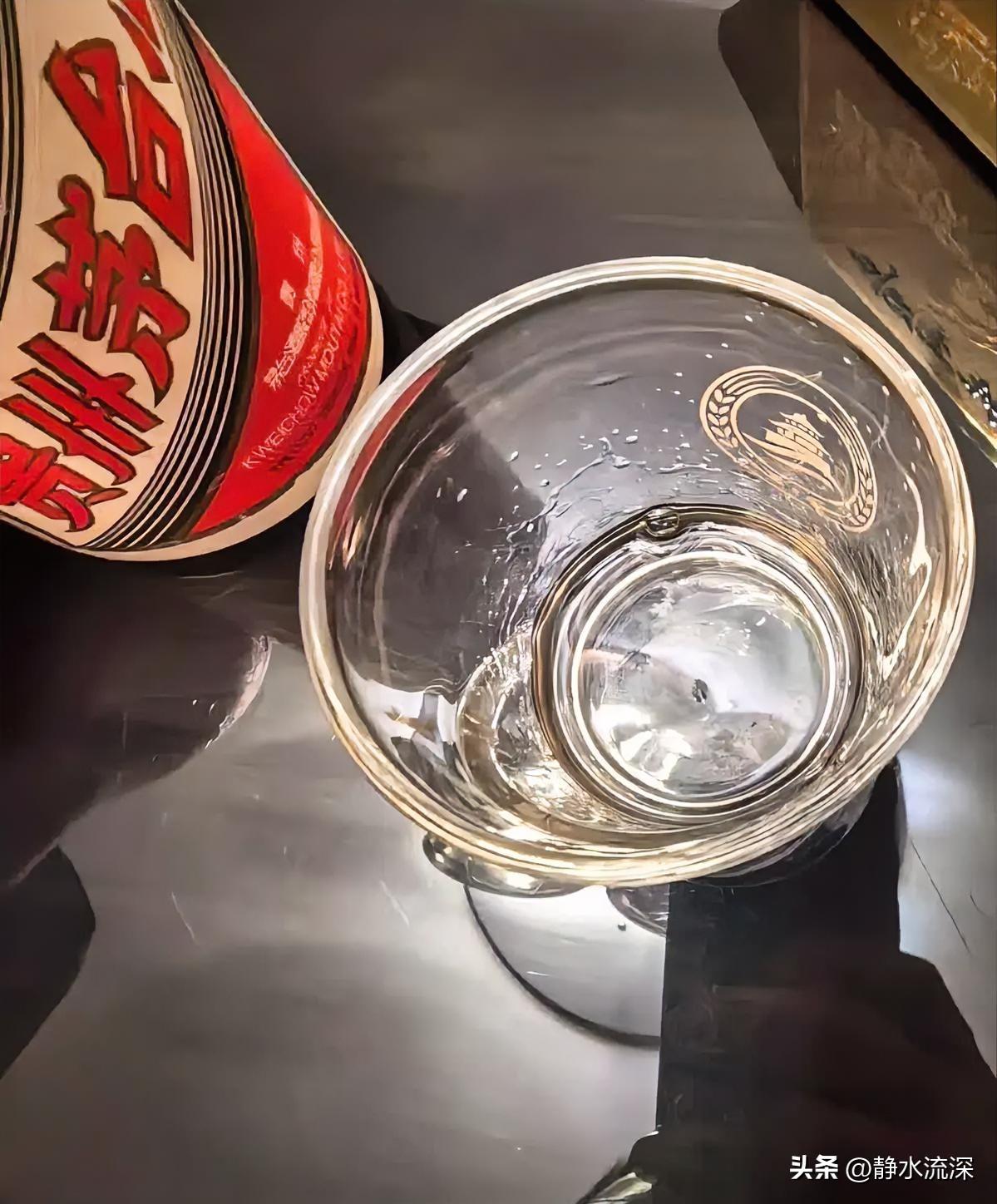 茅台涨价了。

飞天53度500ml，合同价从1169调到1269，涨了100块