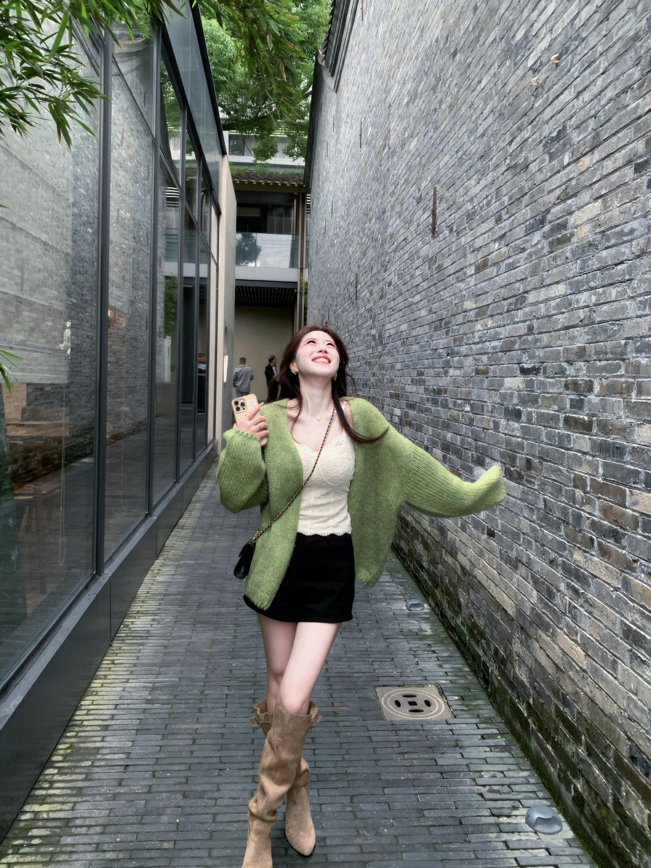 是不同的，唯一的，柔软的，干净的。