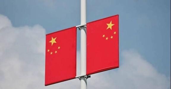 俄乌战场确实牵住了欧美相当一部分资金、弹药和政治注意力，这一点没有必要回避，可中