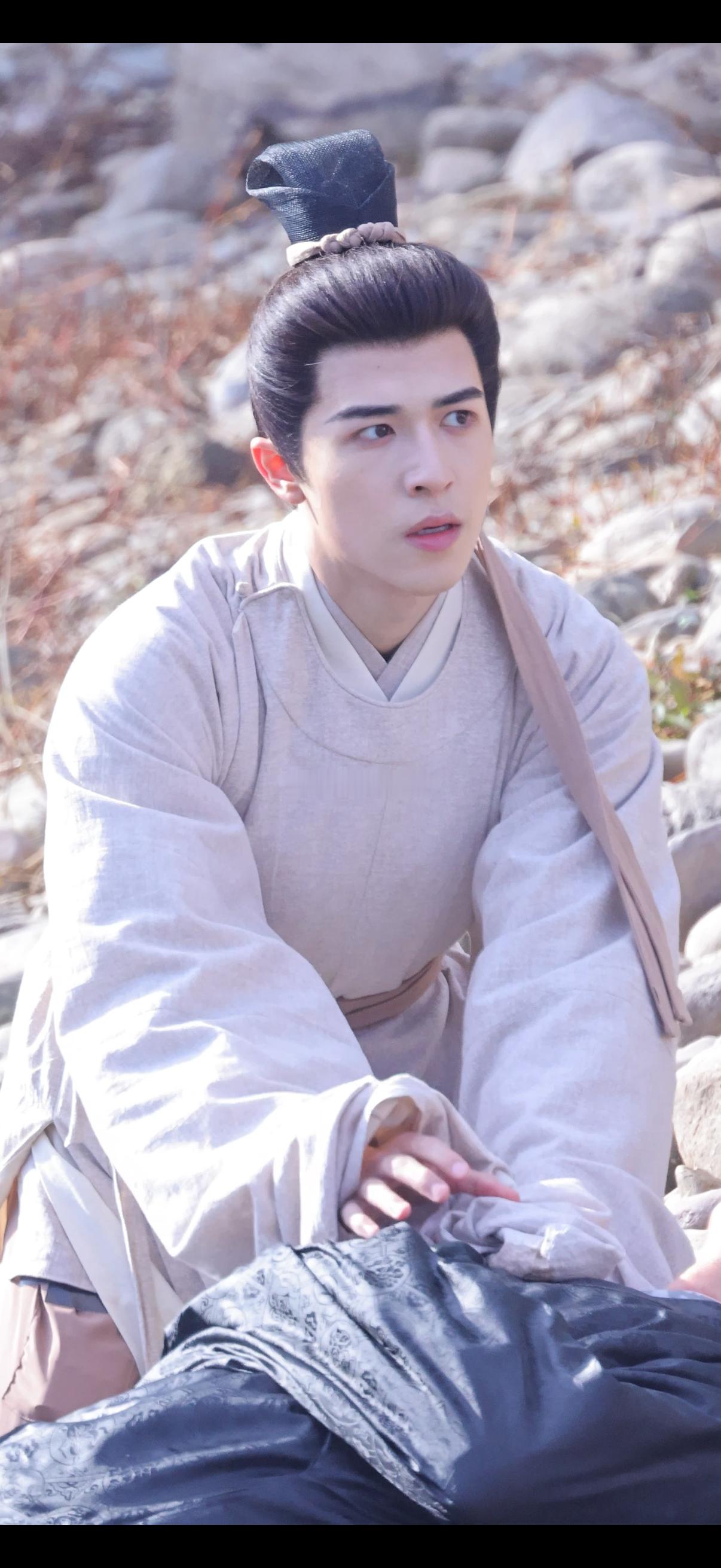 尹浩宇刚刚来救人了，尹浩宇今天特别帅