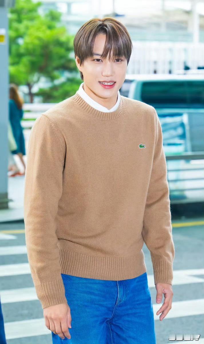 金钟仁 Kai✖️Lacoste 2026 春夏大秀机场出发新闻图 📷 巴黎时