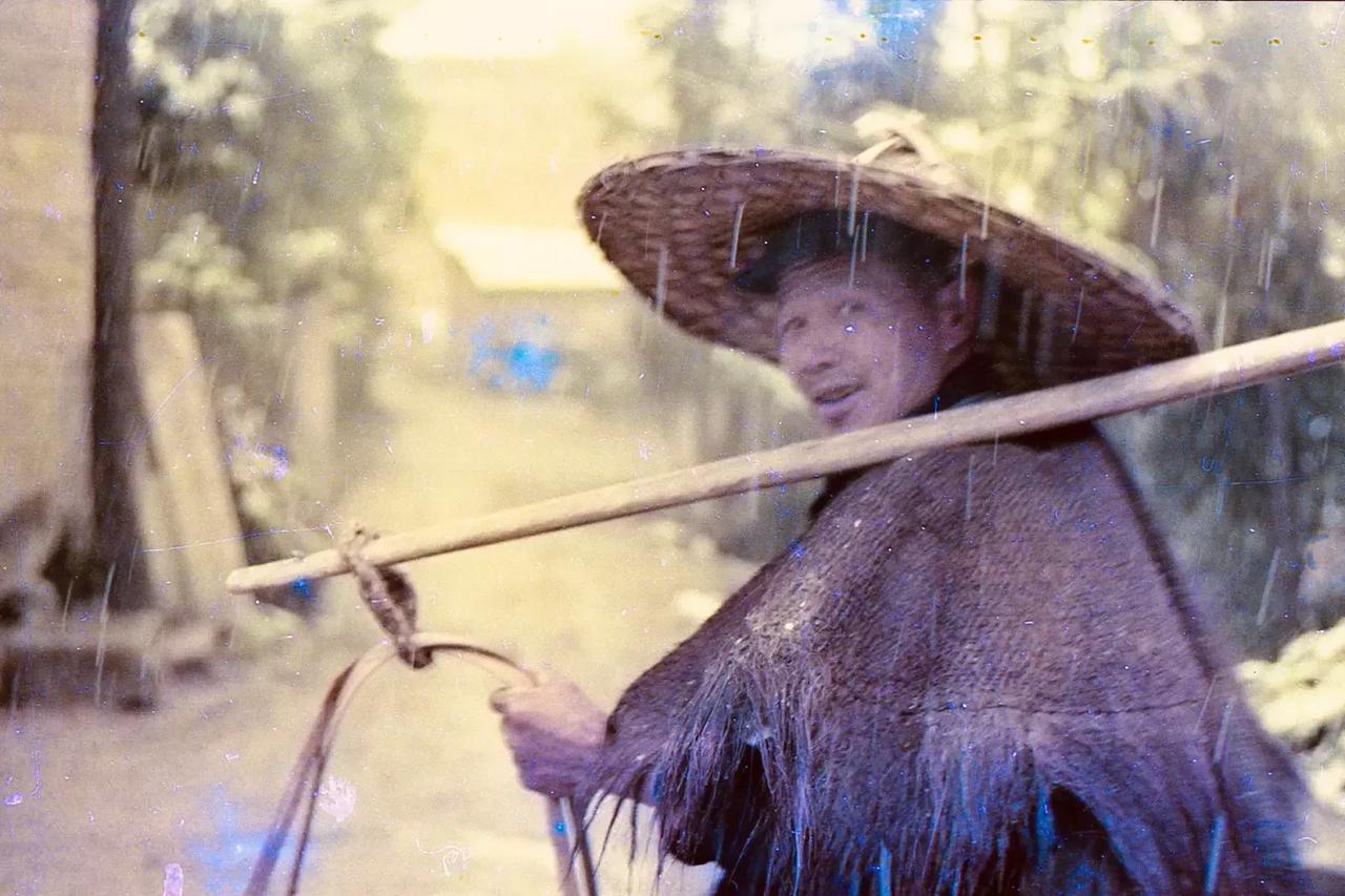 上联：思江南雨巷，诚邀下联看塞北雪景。