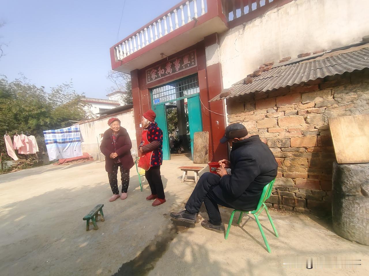 九二岁四嫂孙玉兰：一生撑起一个家的平凡英雄
 
在河南邓州肖湾，提起九十二岁的孙