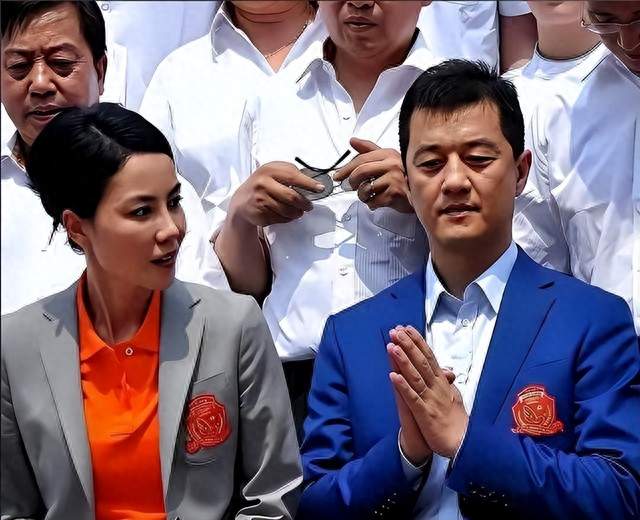 复婚生子真相大白后，李亚鹏再传好消息，王菲果然没看错人