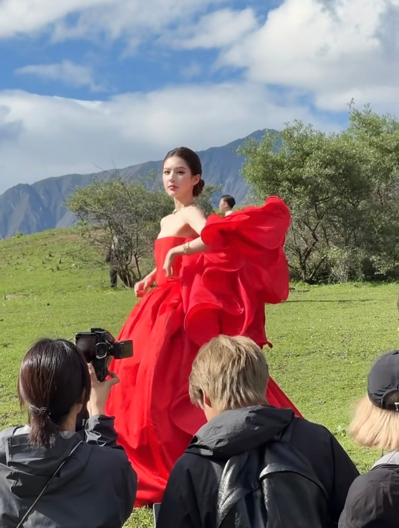 高贵女神vogue出发图