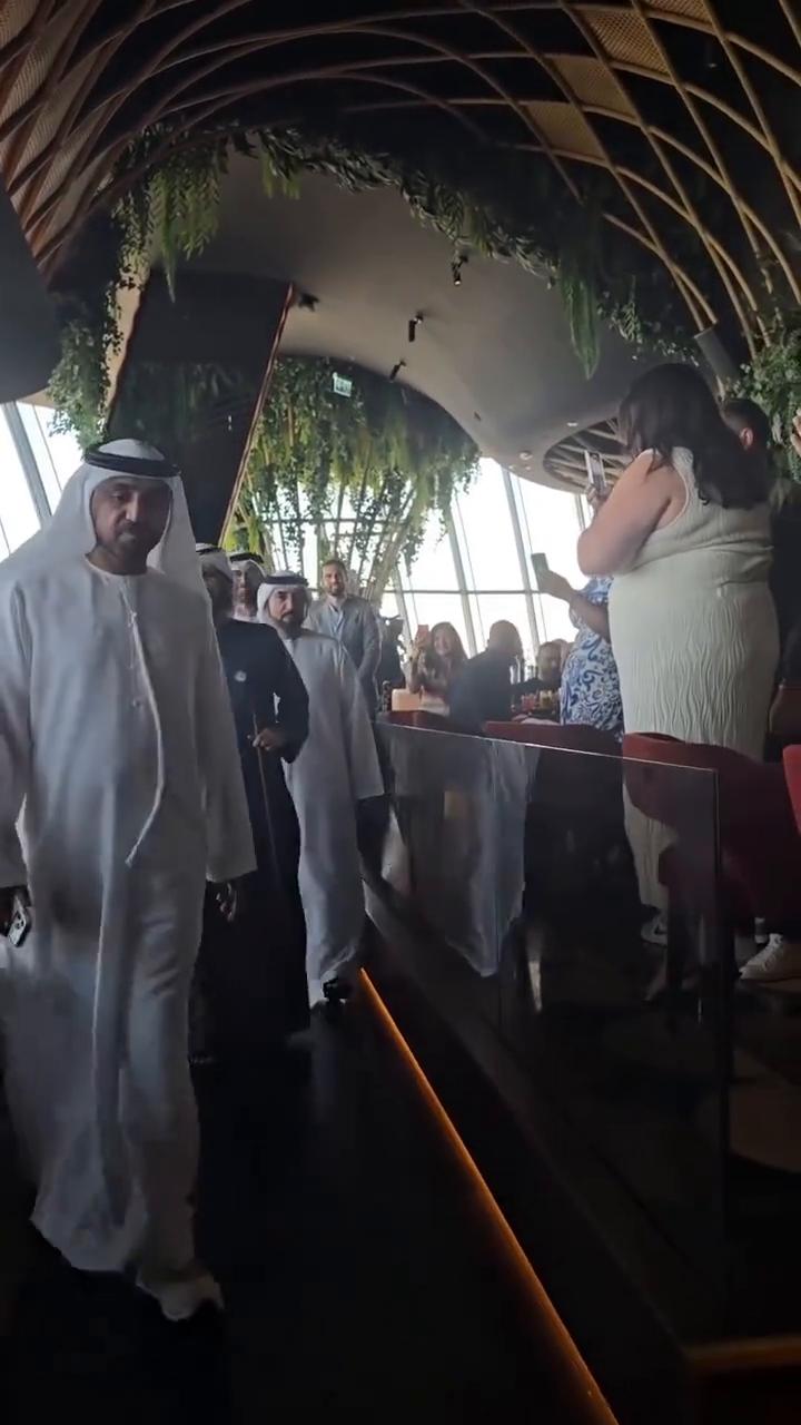 I'm taking a video.
Thank you your highn