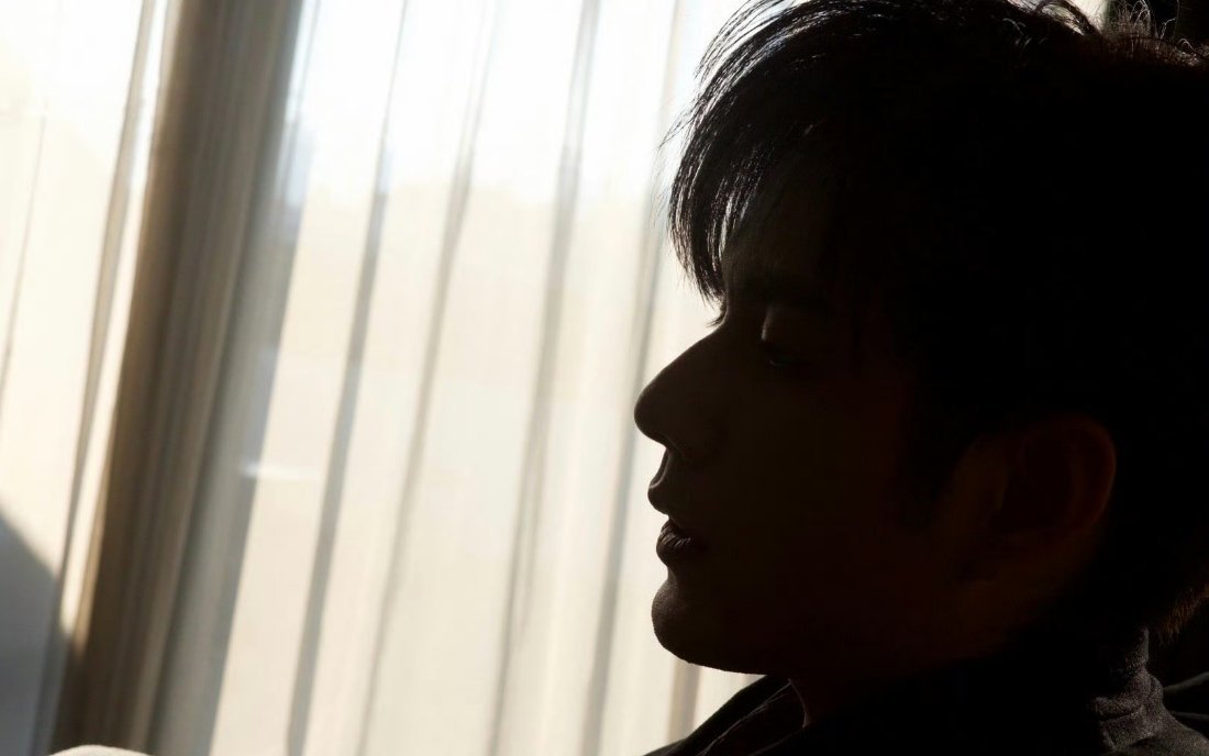 张颜齐的侧颜这么顶的吗？！二月也要顺顺利利