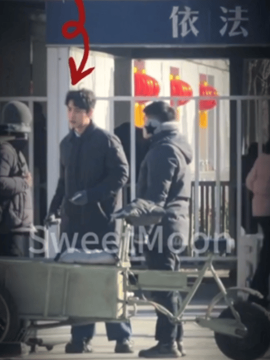 简单的羽绒服都穿得这么美