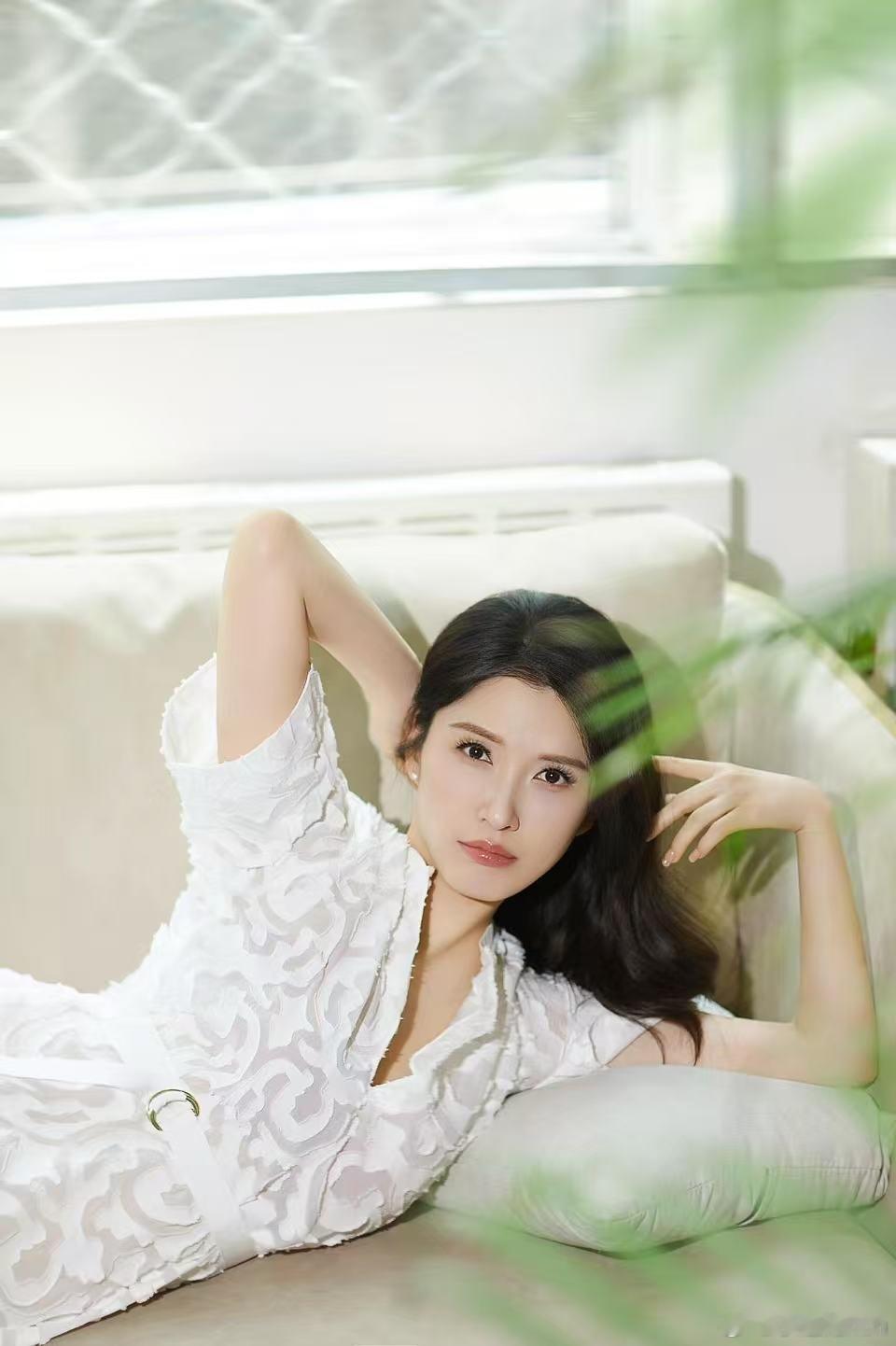 徐洁儿徐洁儿千字长文告别乘风细腻走心的千字长文，道尽了这段旅程所有心绪。不敷衍不