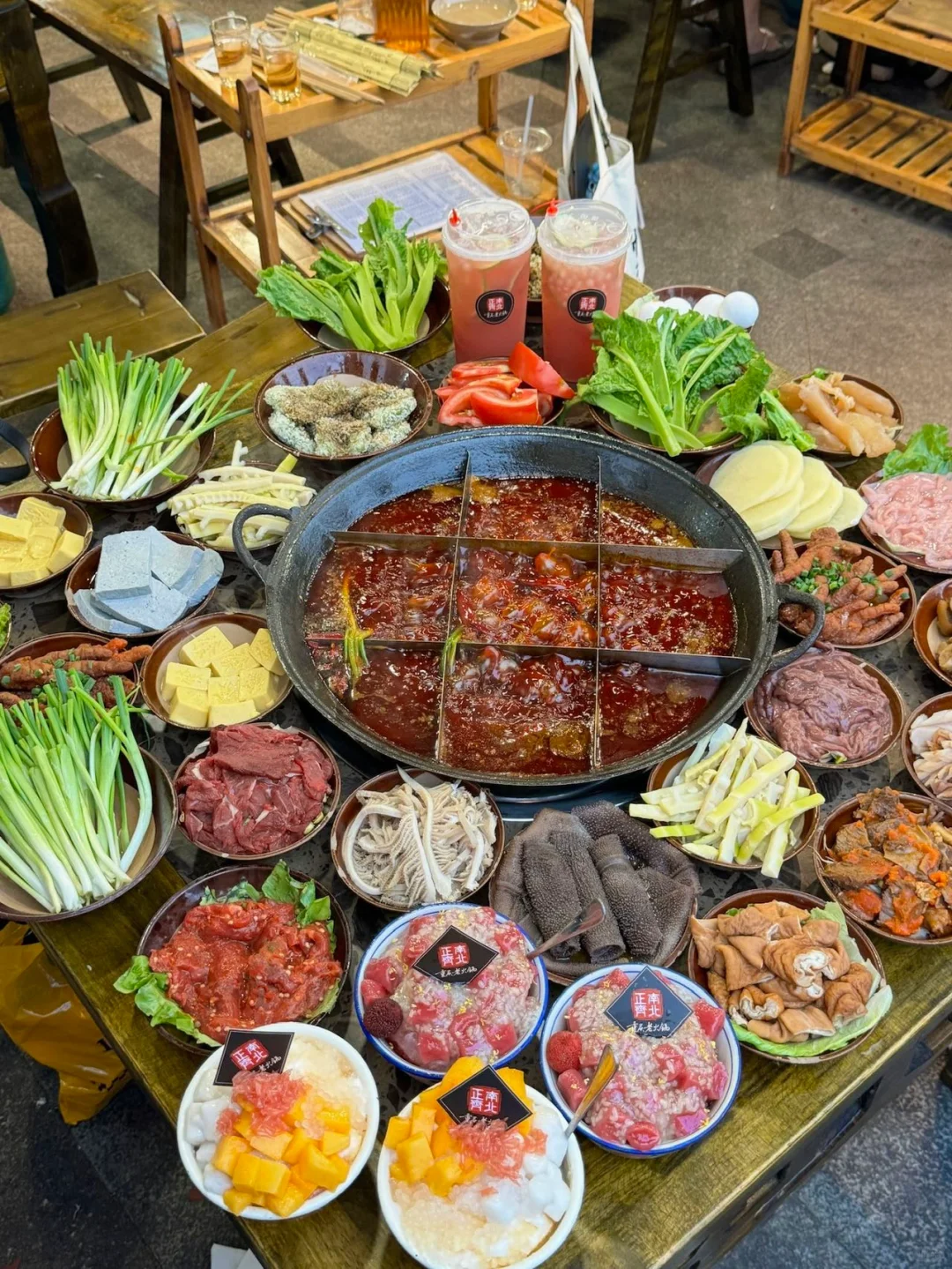 在成都‼️排队也要吃的一家火锅……