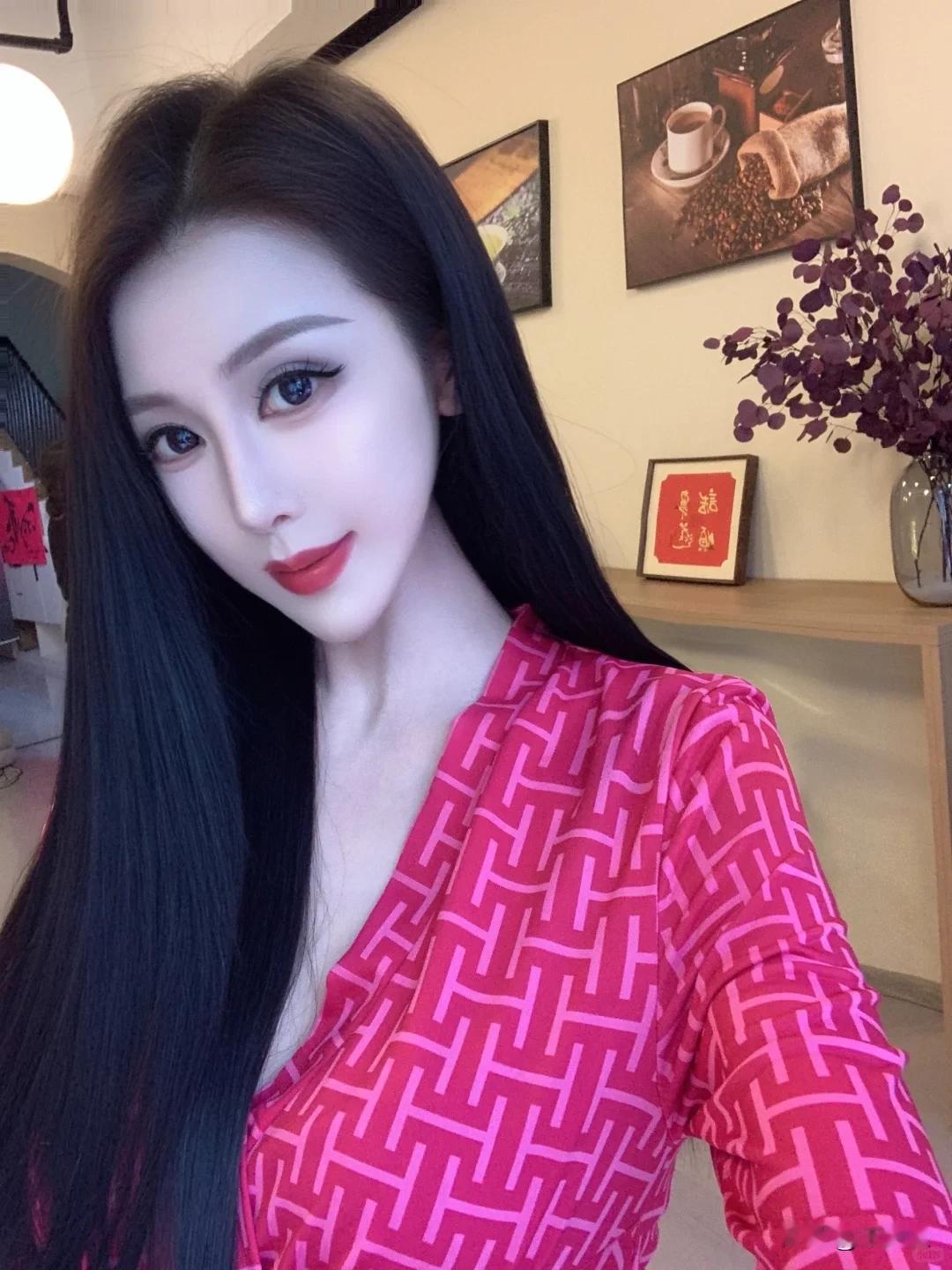 性感不是穿的少 而是看你的眼神刚刚好女生的迷人诀窍 对美女心动 可以表现为美女 