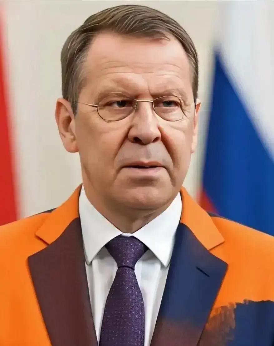 果不其然
 
俄罗斯总统突然宣布了
 
12月9日，莫斯科的一场高层会议上，普京