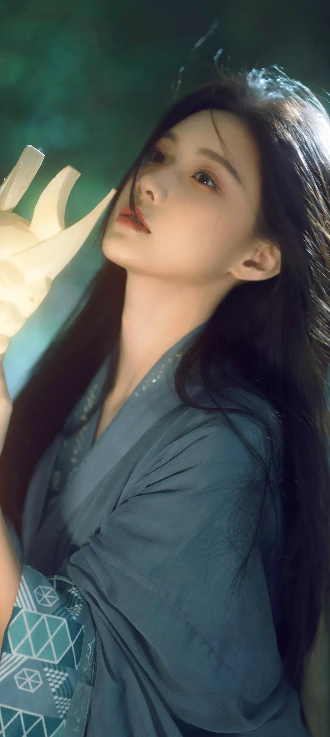 若今生长剑浣花，生死无涯。便许你来世雪底封刀，结庐为家。 你可愿荆钗绾发，为我煮