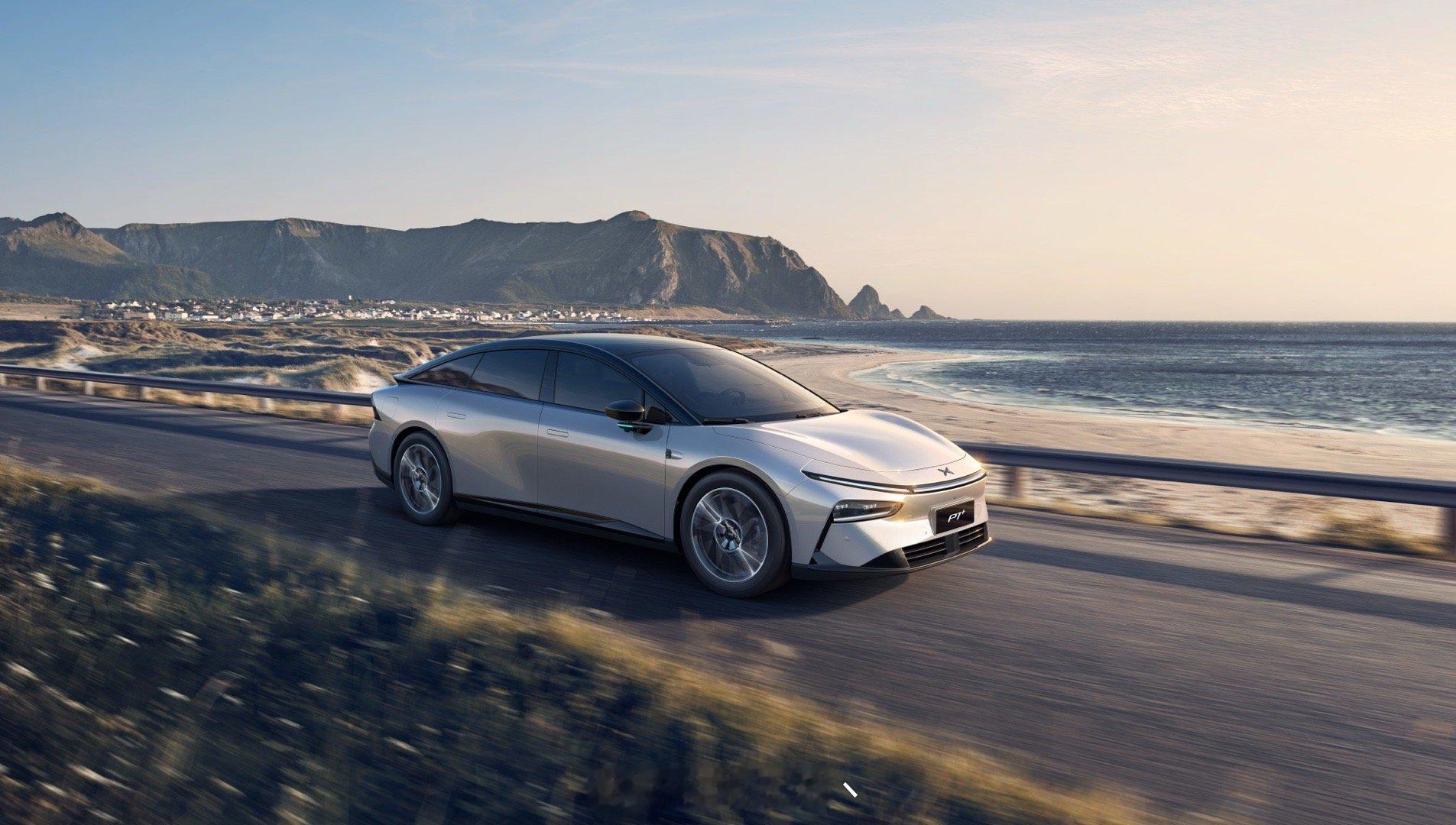 #何小鹏透露P7+将在10月发布#小鹏P7+渲染图是真挺帅，何小鹏称这款车为「全