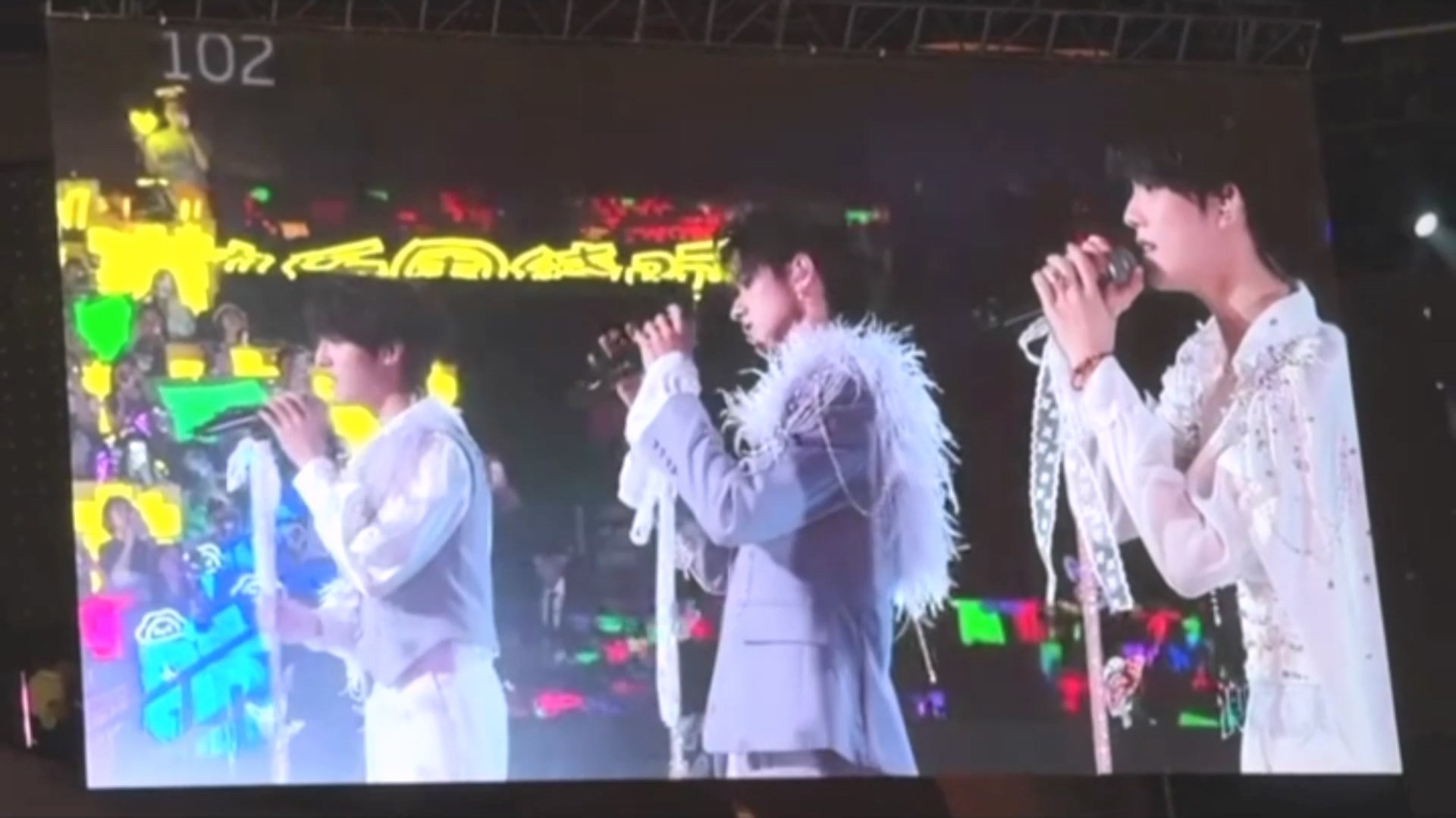 朱志鑫张泽禹苏新皓遗失的心跳舞台朱志鑫、张泽禹、苏新皓 《遗失的心跳》舞台三人的