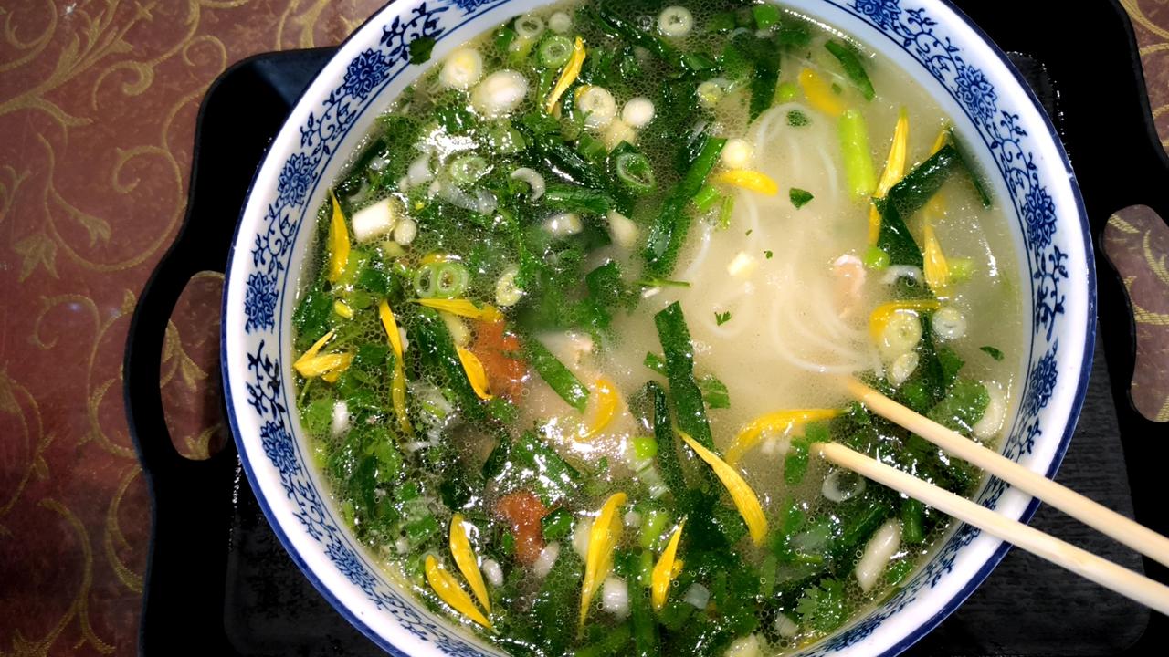 记录我的2026 
我来到了云南红河州蒙自市，那简直是一场美食与美景交织的盛宴。