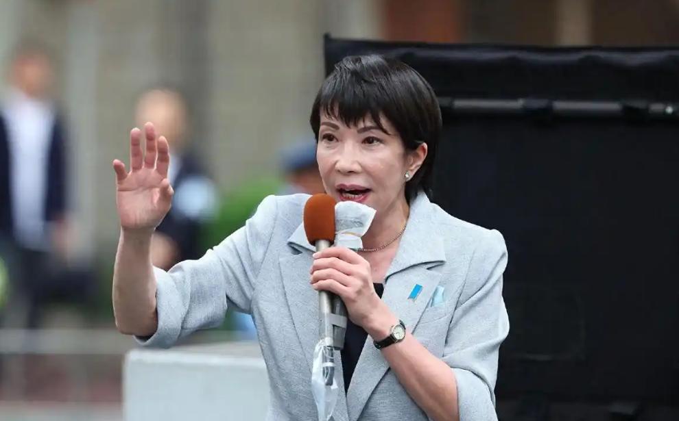 一边民生承压一边疯狂扩军，上万民众走上街头抗议
经济民生一地烂摊子，高市早苗政府