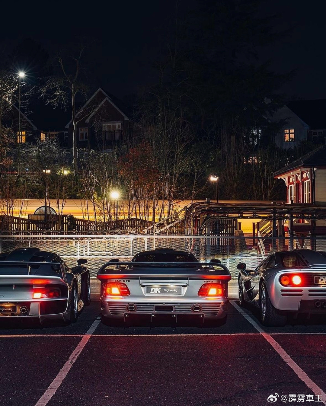 90年代汽车界“三神”齐聚壳牌加油站！前无古人，后无来者啊！迈凯伦f1保时捷91