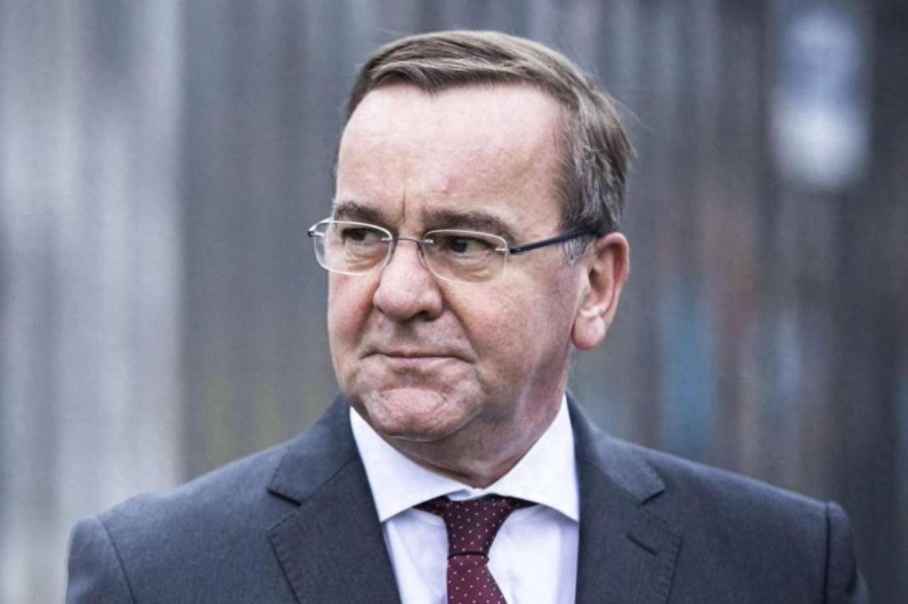 一架专机飞抵东京，高市早苗喜提外援，中国绝不纵容


近期德国国防部长皮斯托里乌